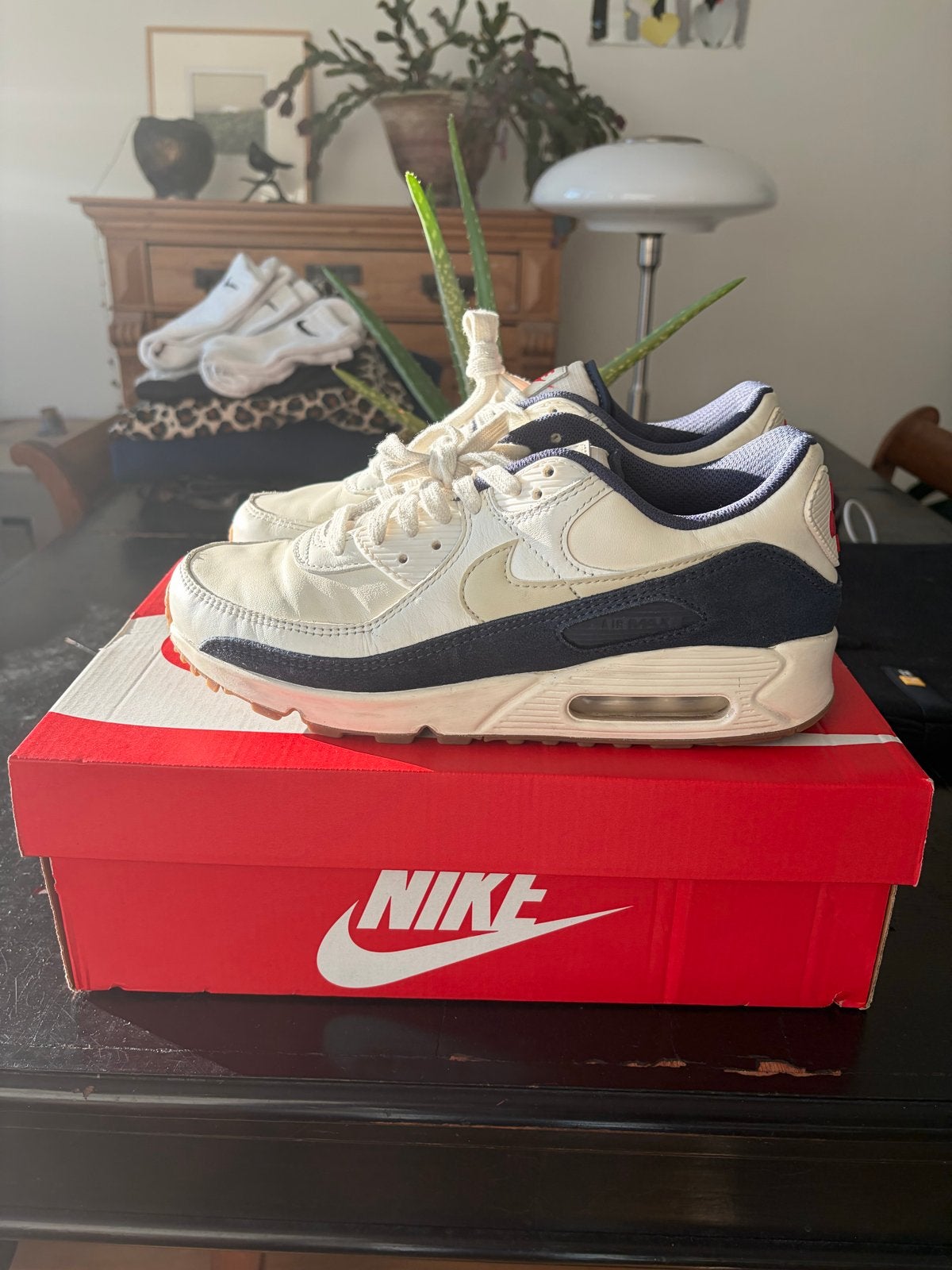Nike Air Max 90 Sneakers Pale Ivory maat 42, Ophalen of Verzenden, Gedragen, Overige kleuren, Sneakers of Gympen