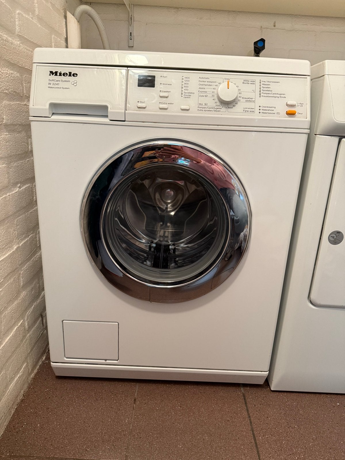 Miele W 3241 SoftCare System Wasmachine, Ophalen, Gebruikt, Voorlader, 85 tot 90 cm