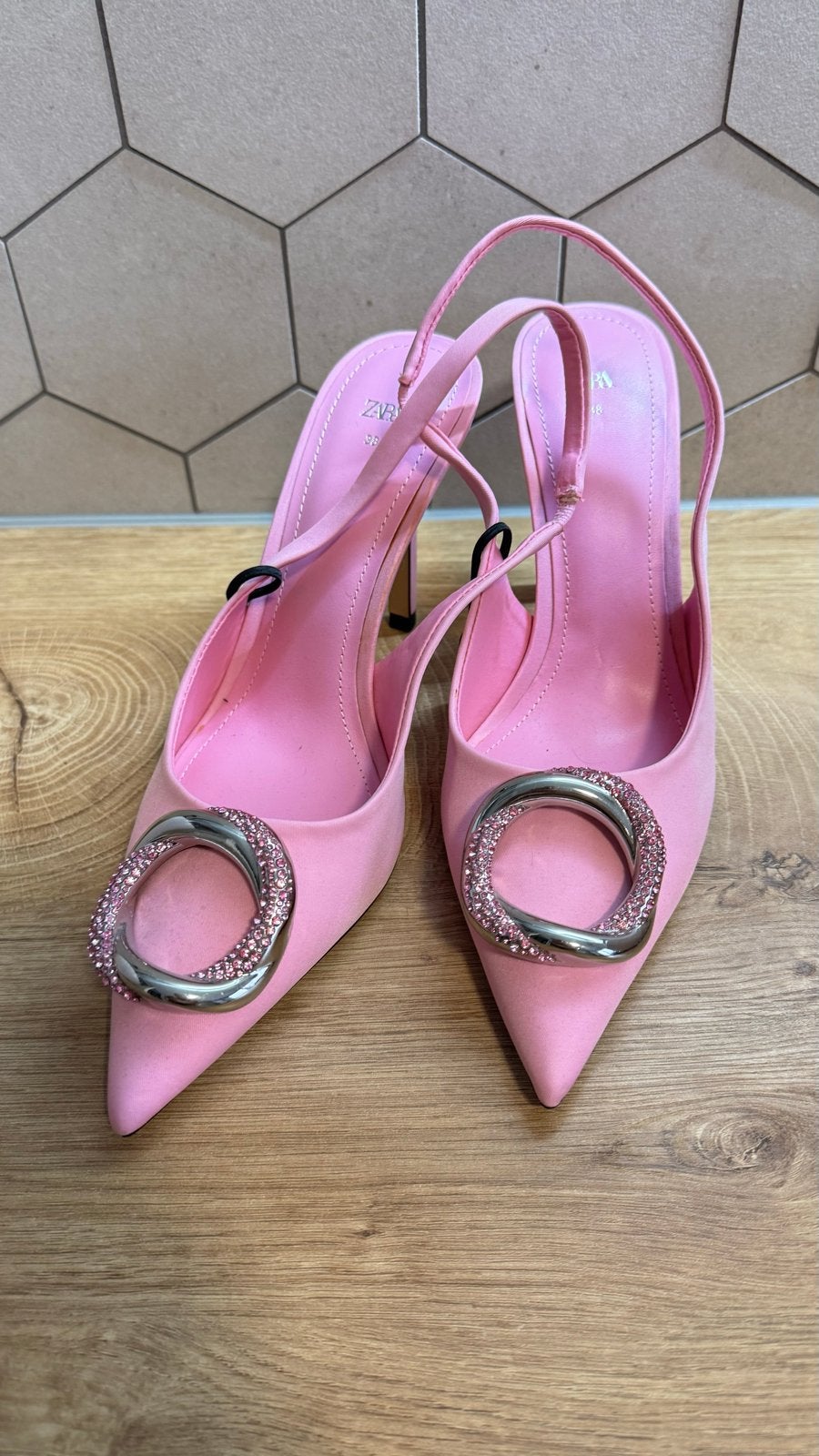 Nieuwe roze Zara sandalen maat 38, Ophalen of Verzenden, Nieuw, Roze, Sandalen of Muiltjes