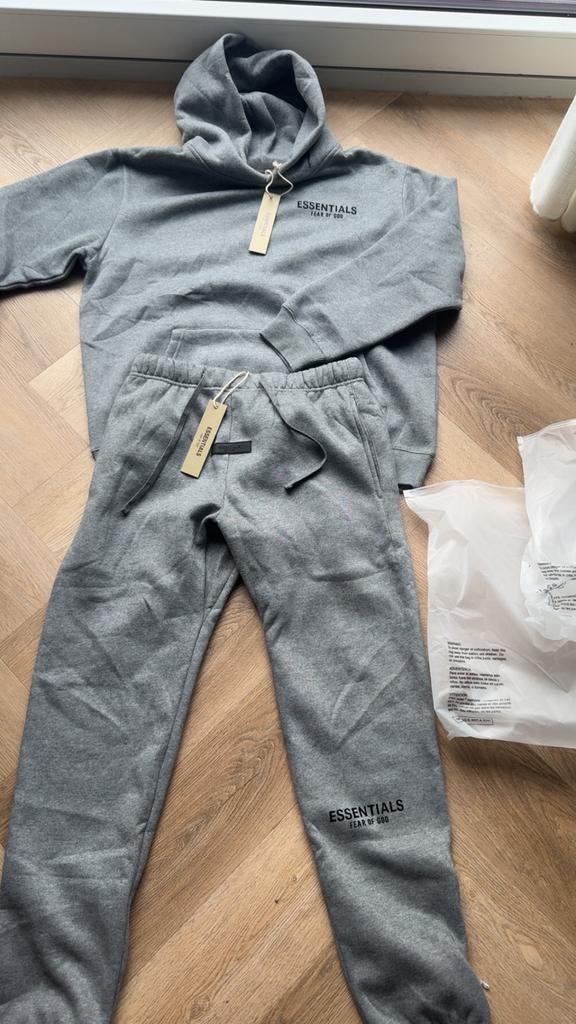Eesentials pak, Kleding | Heren, Heren-kledingpakketten, Ophalen of Verzenden, Nieuw