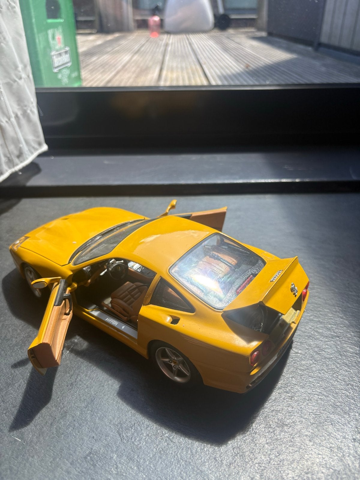 Ferrari 550 Maranello modelauto geel - Bburago, Ophalen of Verzenden, Gebruikt, Auto, Overige merken