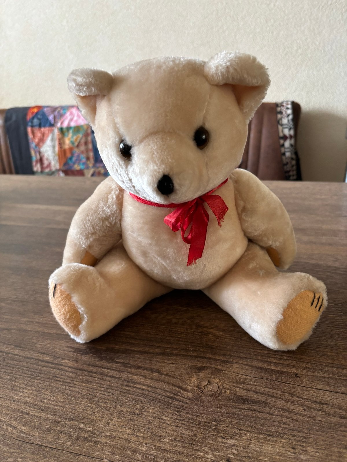 Schattige beige teddybeer met rood lintje….Vintage, Overige merken, Overige karakters, Beer, Ophalen of Verzenden
