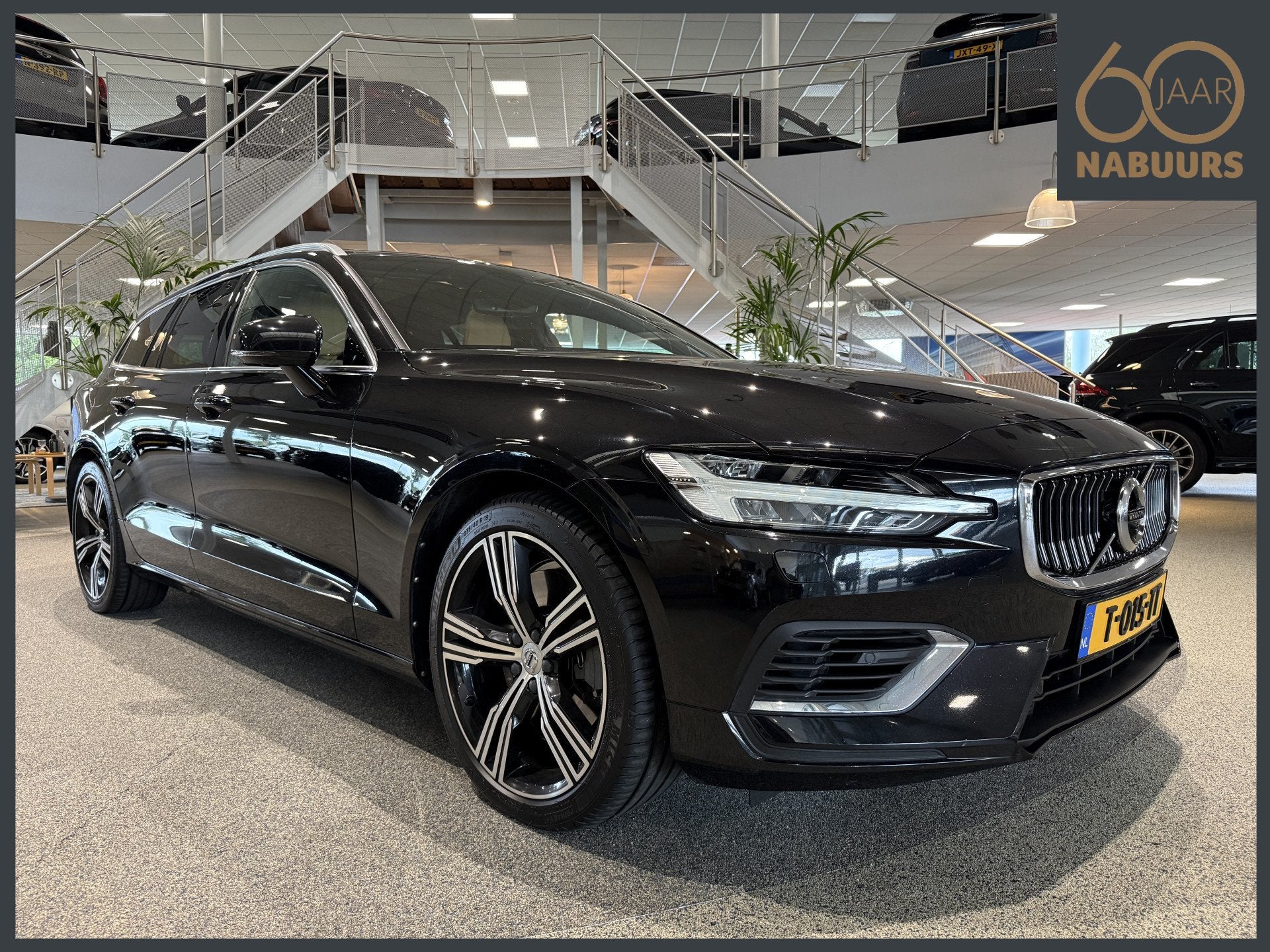 Volvo V60 2.0 T8 Twin Engine AWD Inscription, Trekhaak, Pano, Auto's, Volvo, Automaat, 12 maanden, Gebruikt, Euro 6
