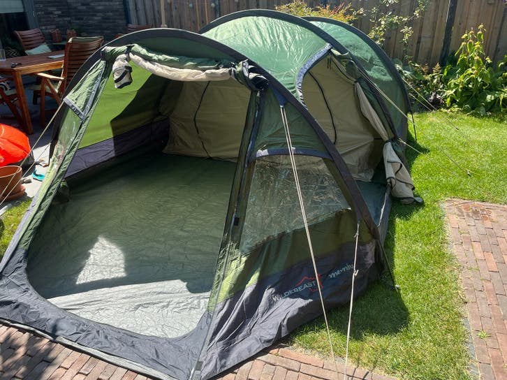 Wildebeast tent 4-persoons - Ideaal voor kamperen, Caravans en Kamperen, Ophalen, Gebruikt, Tot en met 4