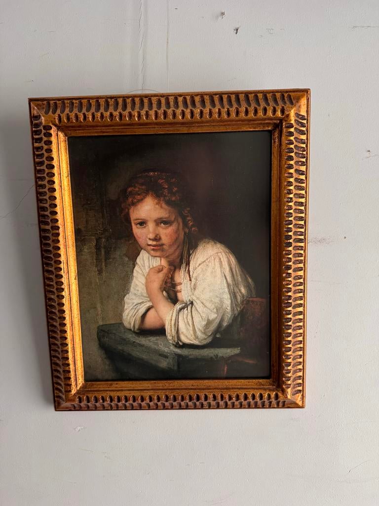 Reproductie 'Meisje in het venster' in sierlijke lijst, Antiek en Kunst, Ophalen of Verzenden