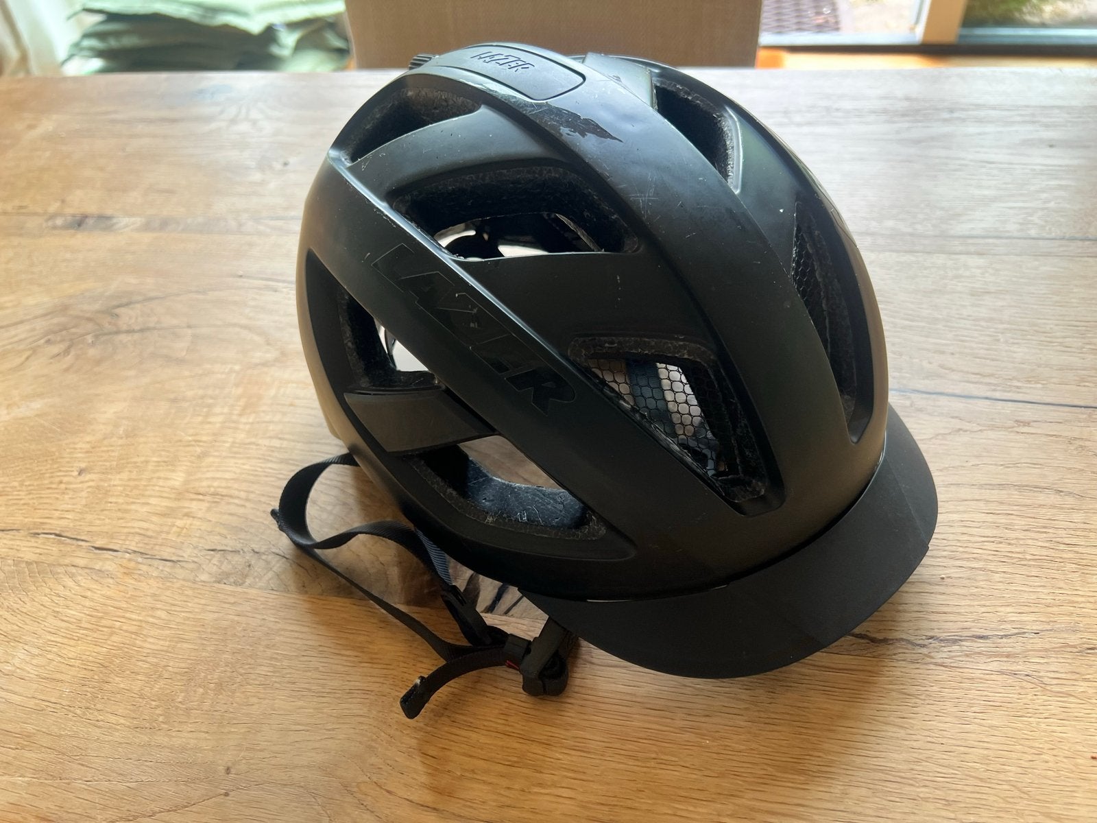 Lazer fietshelm met vizier en achterlicht, Fietsen en Brommers, Ophalen of Verzenden, Gebruikt, XL, Heer