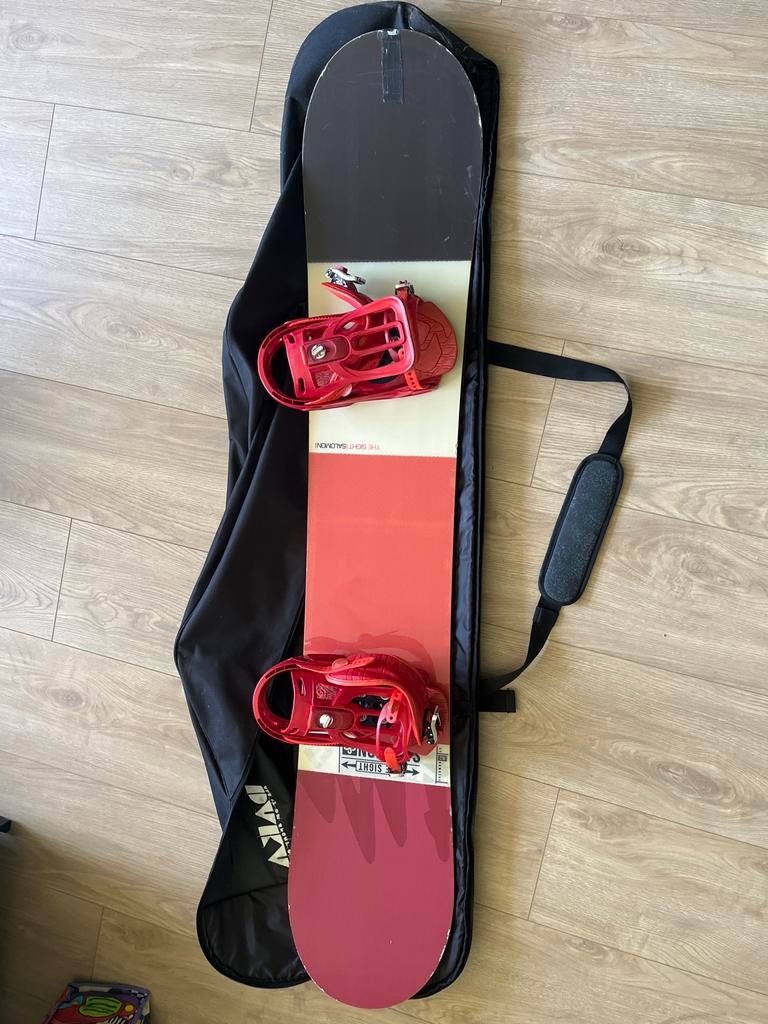 Salomon The Sight Snowboard met bindingen en tas, Sport en Fitness, Snowboarden, Ophalen, Gebruikt, Board