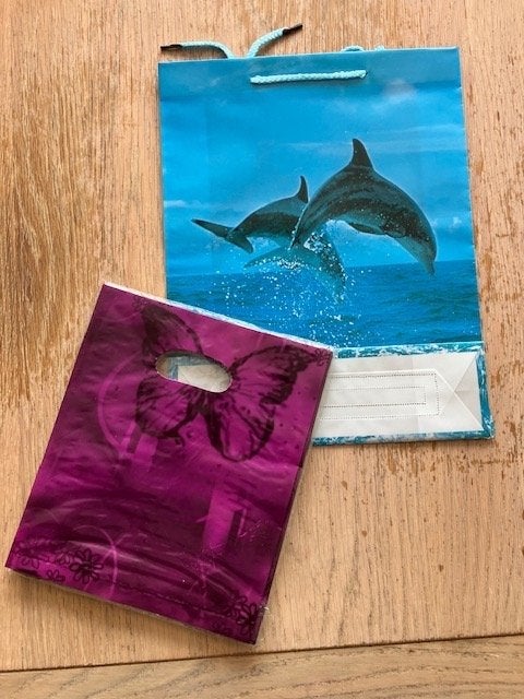 34 cadeau tasjes dolfijn 26,5x34 cm, 50 plastic tasjes 24x20, Ophalen of Verzenden, Nieuw