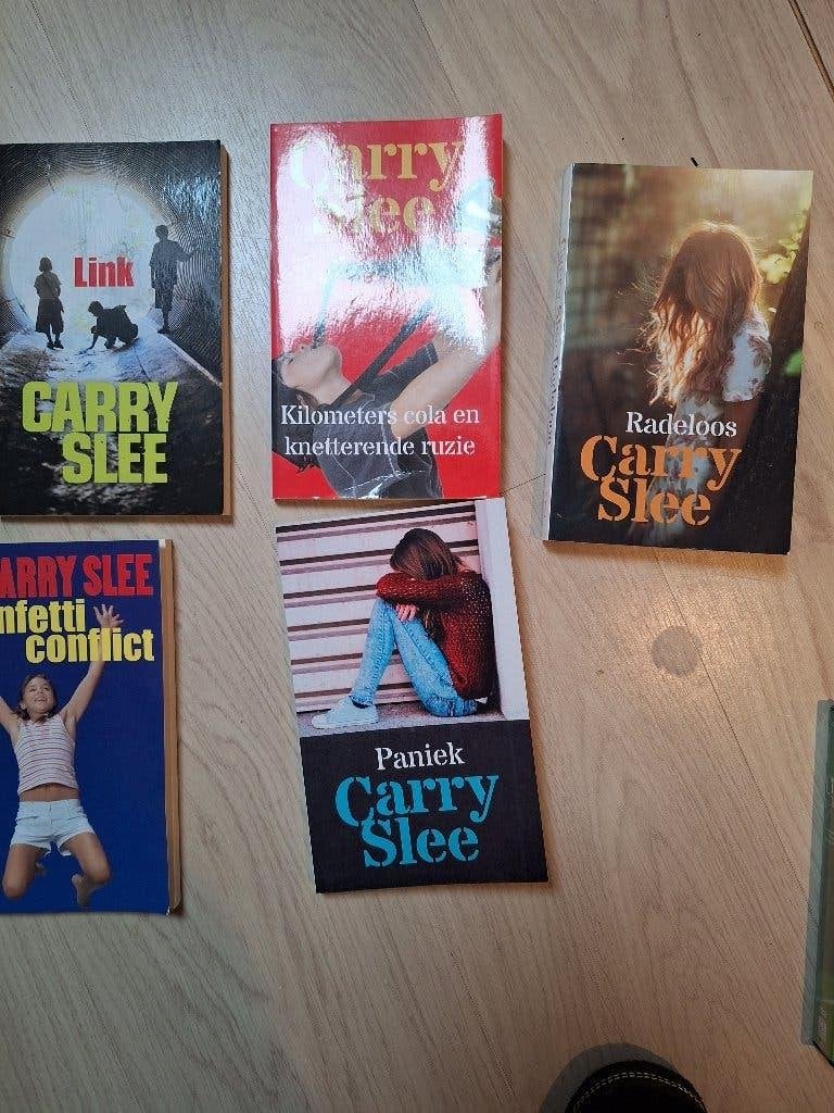 5 pocketboeken carry slee, Boeken, Ophalen of Verzenden, Gelezen