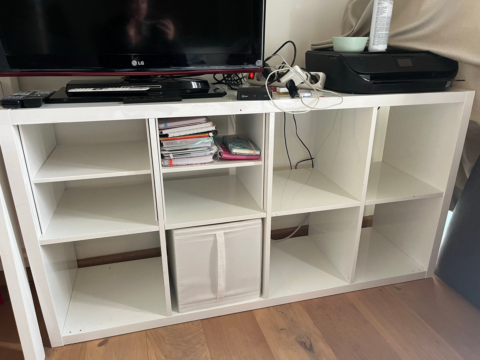 Witte IKEA KALLAX Kast met twee inzetstukken (147x77cm), Ophalen, Gebruikt
