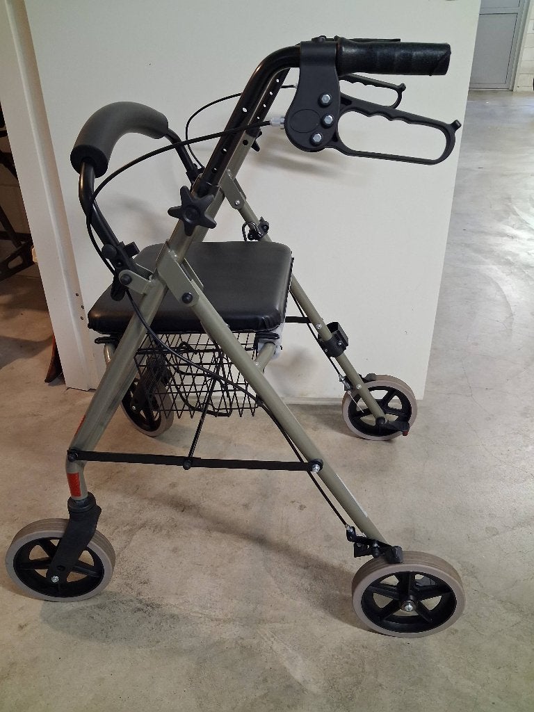 Prijsdaling! Van 109 naar 75 nu 50. Eco light 2 Rollator, Diversen, Rollators, Ophalen, Opvouwbaar, Nieuw