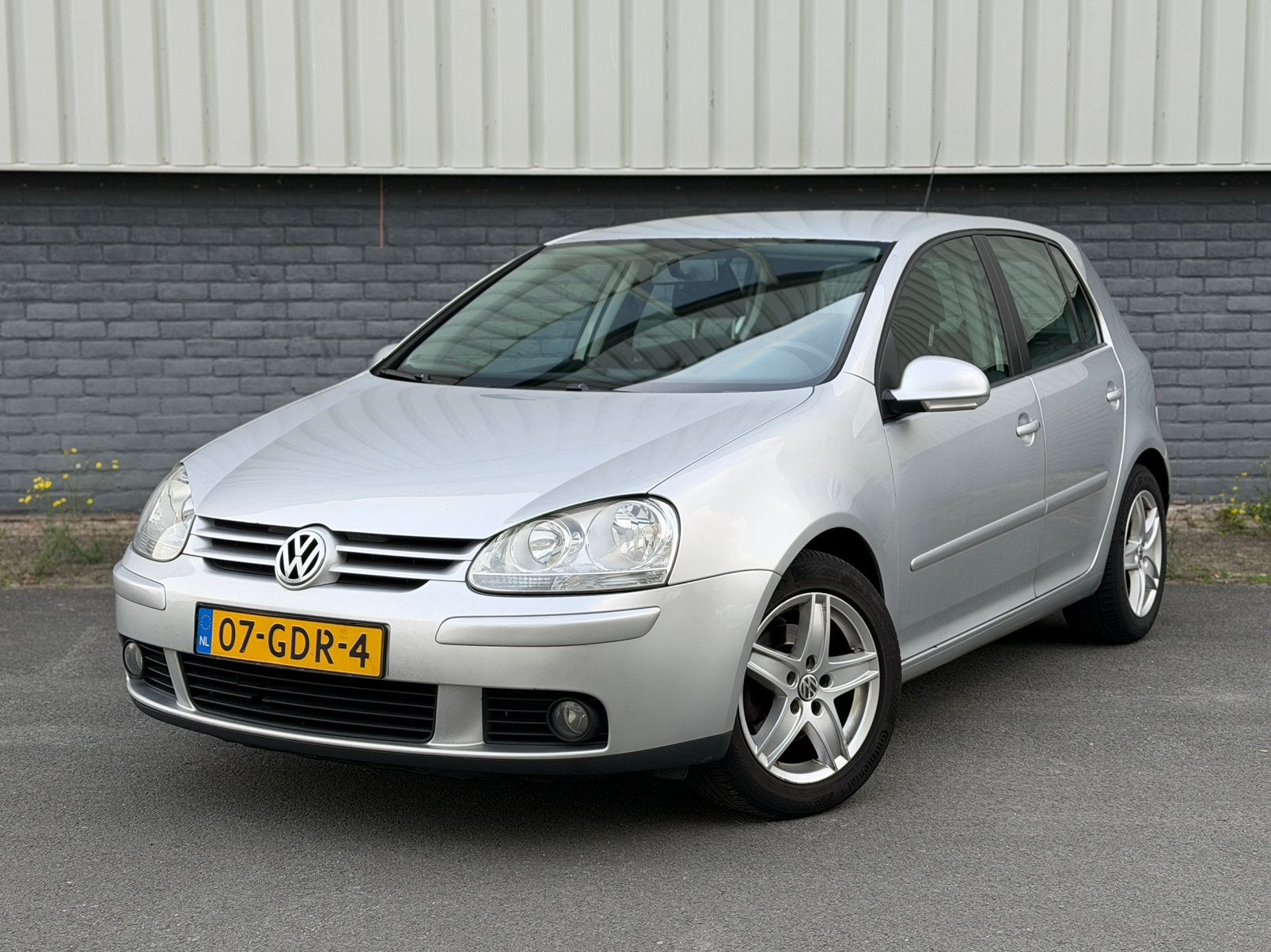 Volkswagen Golf 1.6fsi Handbak | Cruise | Airco | 5deurs |, Auto's, Voorwielaandrijving, Stof, Zwart, 4 cilinders