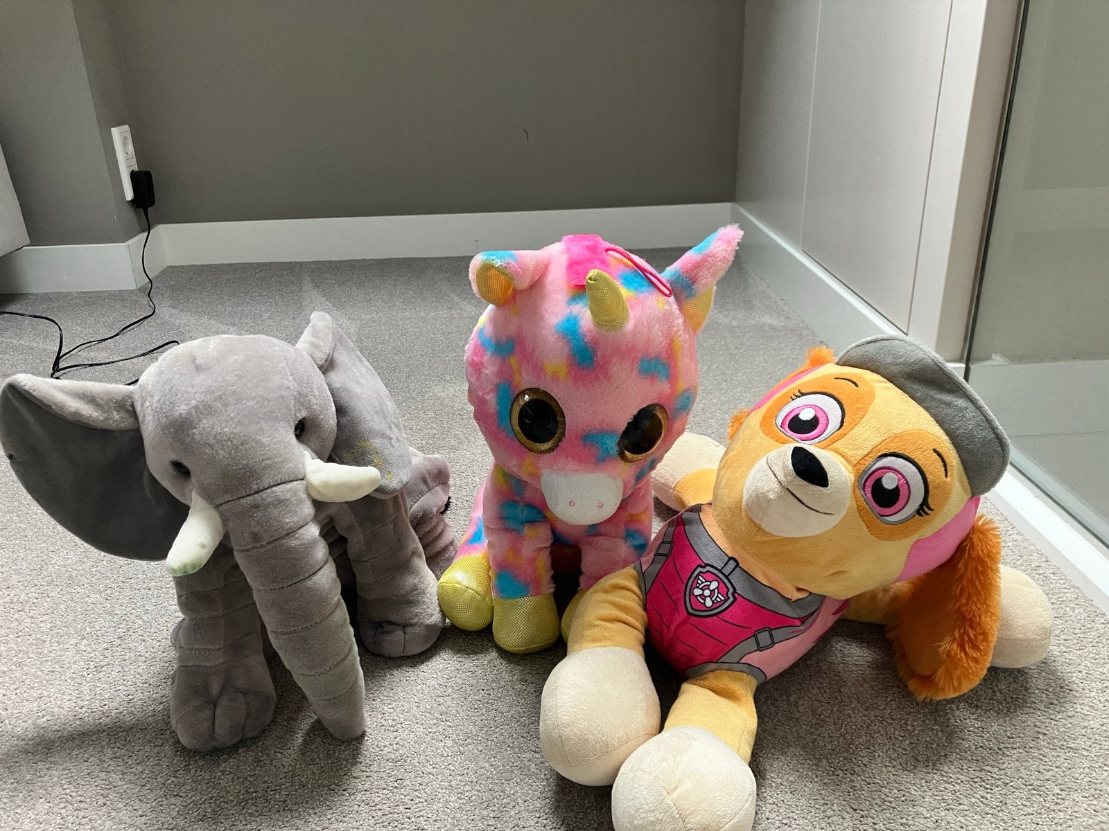 Leuke knuffels: Olifant, Eenhoorn en Paw Patrol Skye, Ophalen, Gebruikt, Grijs, Middelgroot (20 tot 80 cm)