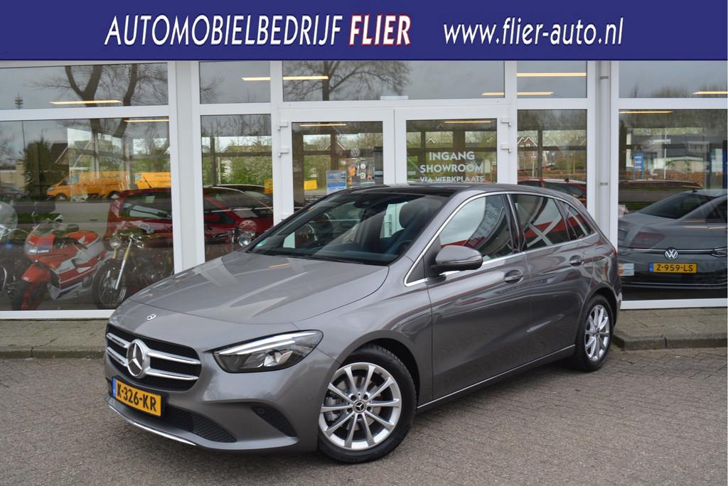 Mercedes-Benz B-Klasse 180 Advantage  Pano  Trekhaak, Auto's, Mercedes-Benz, 136 pk, Gebruikt, 4 cilinders, 700 kg