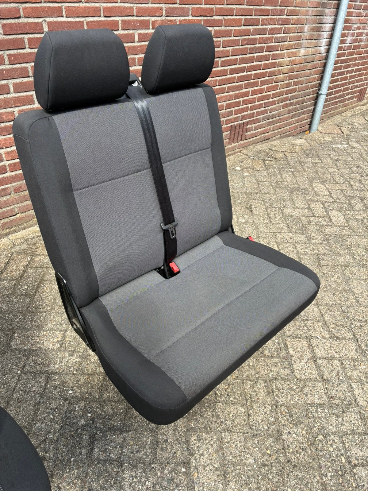 Foto 7 van Volkswagen Transporter T6 banken SIMORA AUSTIN DOUBLE GRID