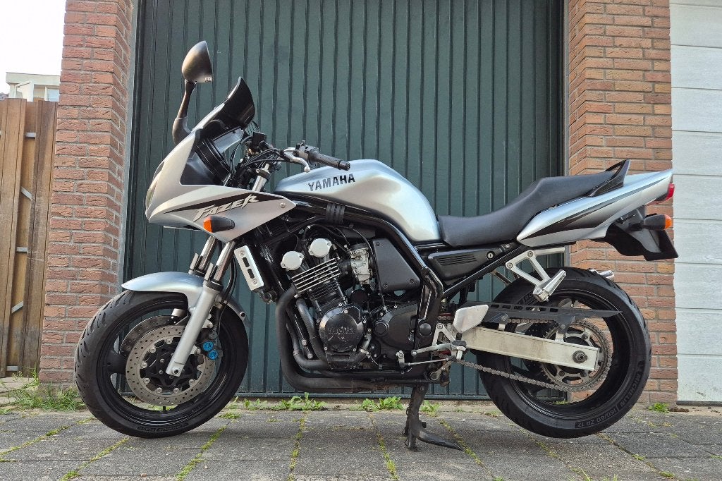 Yamaha FZS 600 Fazer