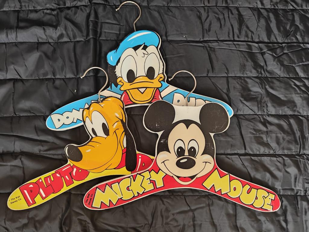 Vintage Disney kledinghangers Mickey Donald Pluto, Verzamelen, Ophalen of Verzenden, Mickey Mouse, Zo goed als nieuw, Beeldje of Figuurtje