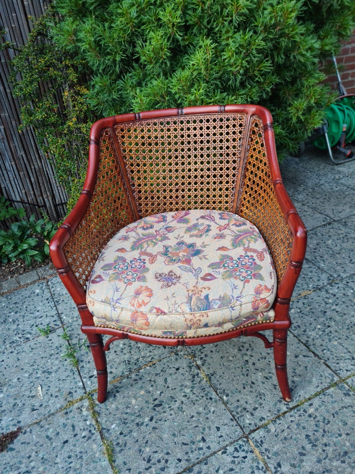 Gratis: Mooie rotan stoel met kussen, Ophalen