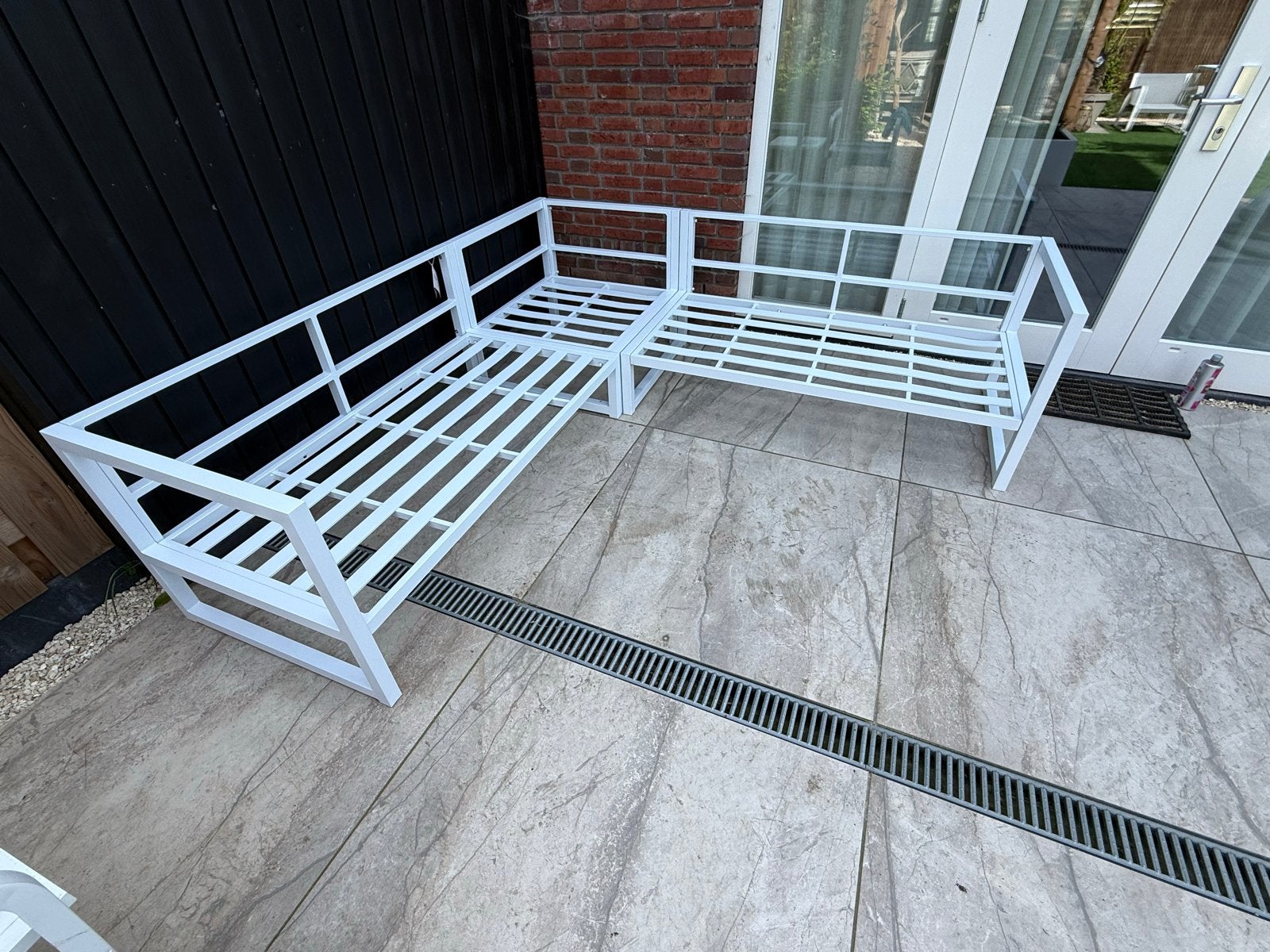 Nieuwe loungeset Chelva Wit met tafel, Tuin en Terras, Tuinsets en Loungesets, Nieuw, Loungeset, Aluminium, 5 zitplaatsen, Bank