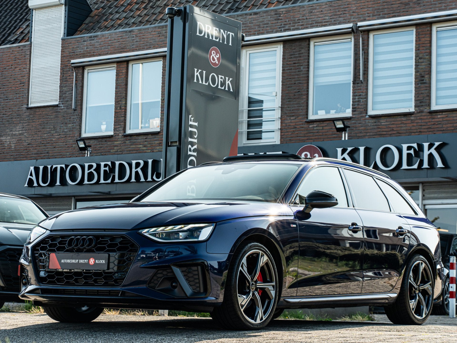 Audi A4 Avant 40 TFSI S edition PANO RS SCHAALSTOEL BLACK OP, Dealer onderhouden, Gebruikt, Euro 6, 4 cilinders