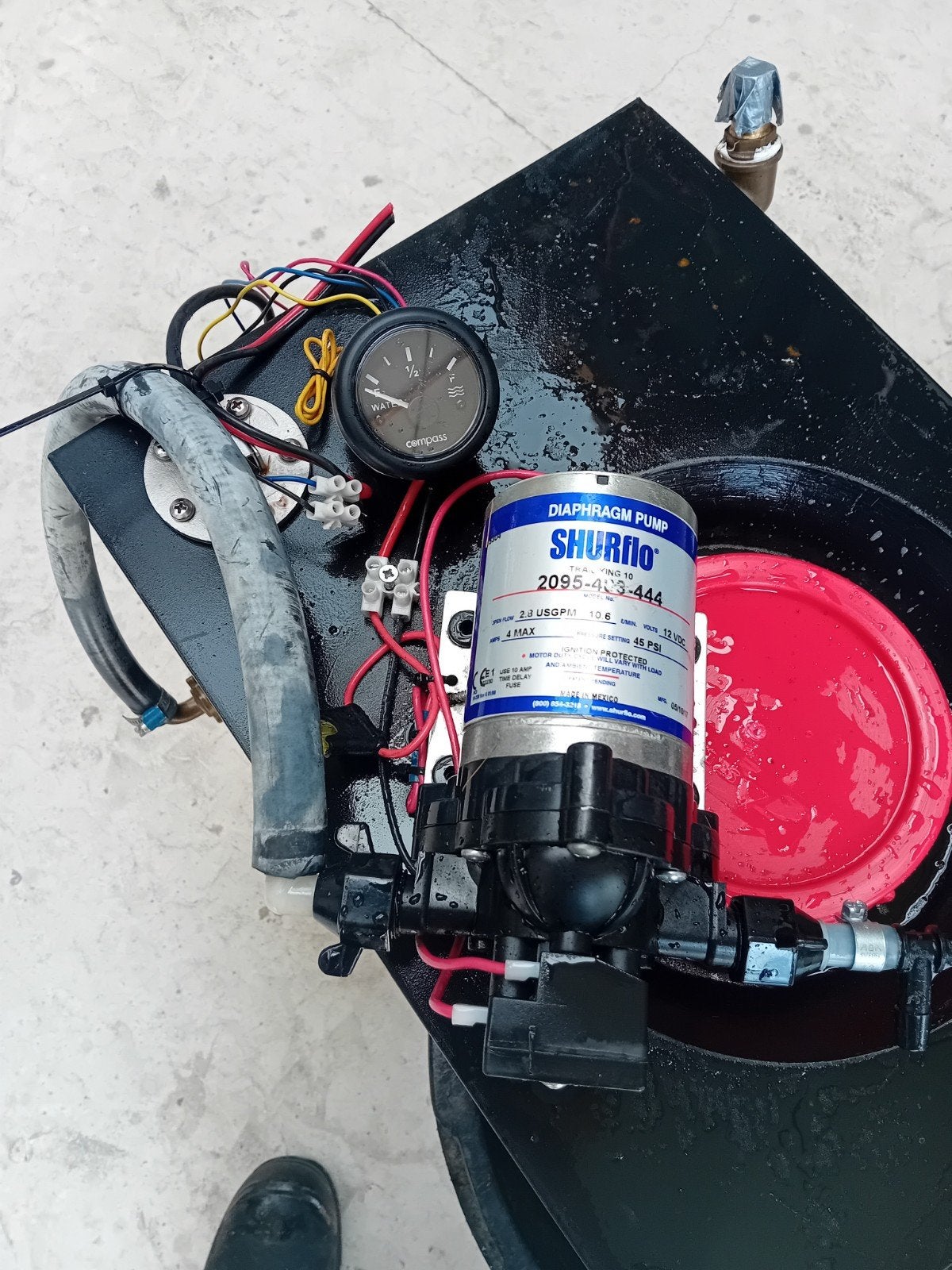 Shurflo waterpomp met tank en watermeter, Ophalen of Verzenden, Nieuw