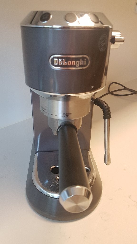 Delonghi Dedica espresso machine, Gebruikt, Espresso apparaat, Gemalen koffie, Ophalen of Verzenden