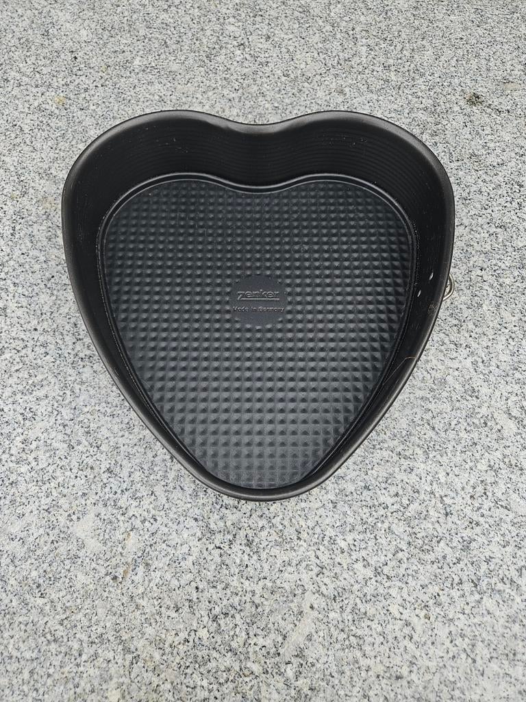 Zenker hartvormige bakvorm 20x30x7cm- Zo goed als nieuw, Overige typen, Ophalen of Verzenden, Zo goed als nieuw, Zwart