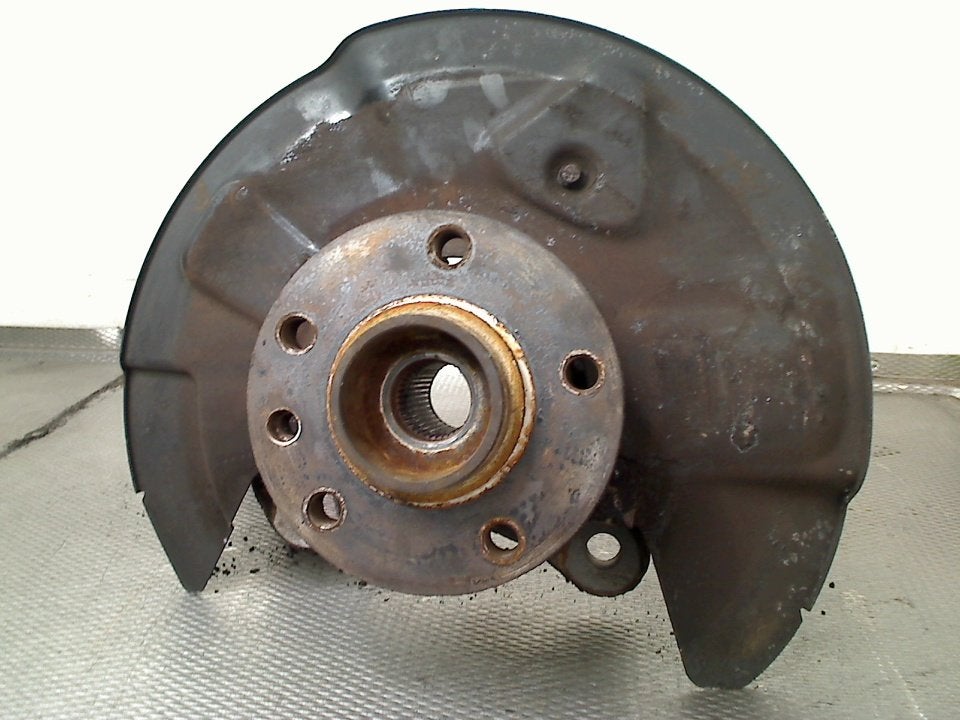 Fusee Links Voor Volkswagen Transporter T5 (2009-09/2015-08), Gebruikt, Volkswagen, Volkswagen AG, Kundenbetreuung@volkswagen.de