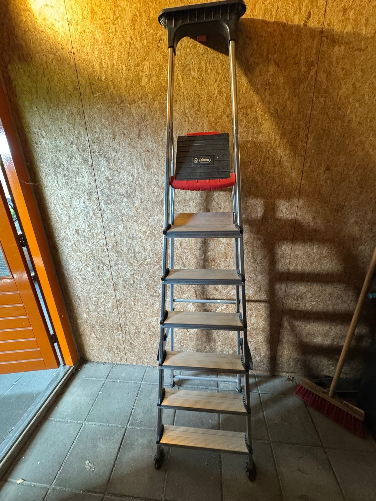 Altrex Huishoudtrap Double Decker 7 Treden, Doe-het-zelf en Verbouw, Ladders en Trappen, Ophalen, Gebruikt, Trap, Opvouwbaar of Inschuifbaar