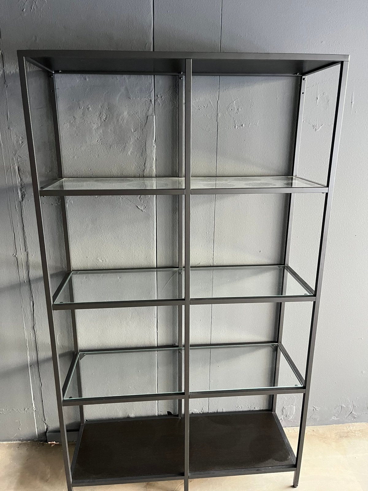 Ikea stellingkast met glas, Huis en Inrichting, Kasten | Stellingkasten, Ophalen, Zo goed als nieuw