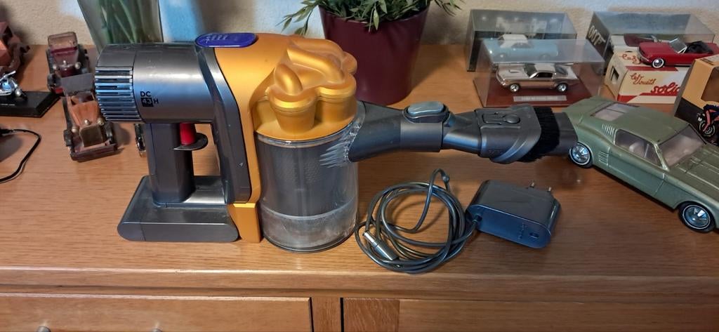 Dyson DC43H Kruimeldief - Krachtige Handstofzuiger, Witgoed en Apparatuur, Stofzuigers, Ophalen, Gebruikt, Kruimeldief, Minder dan 1200 watt