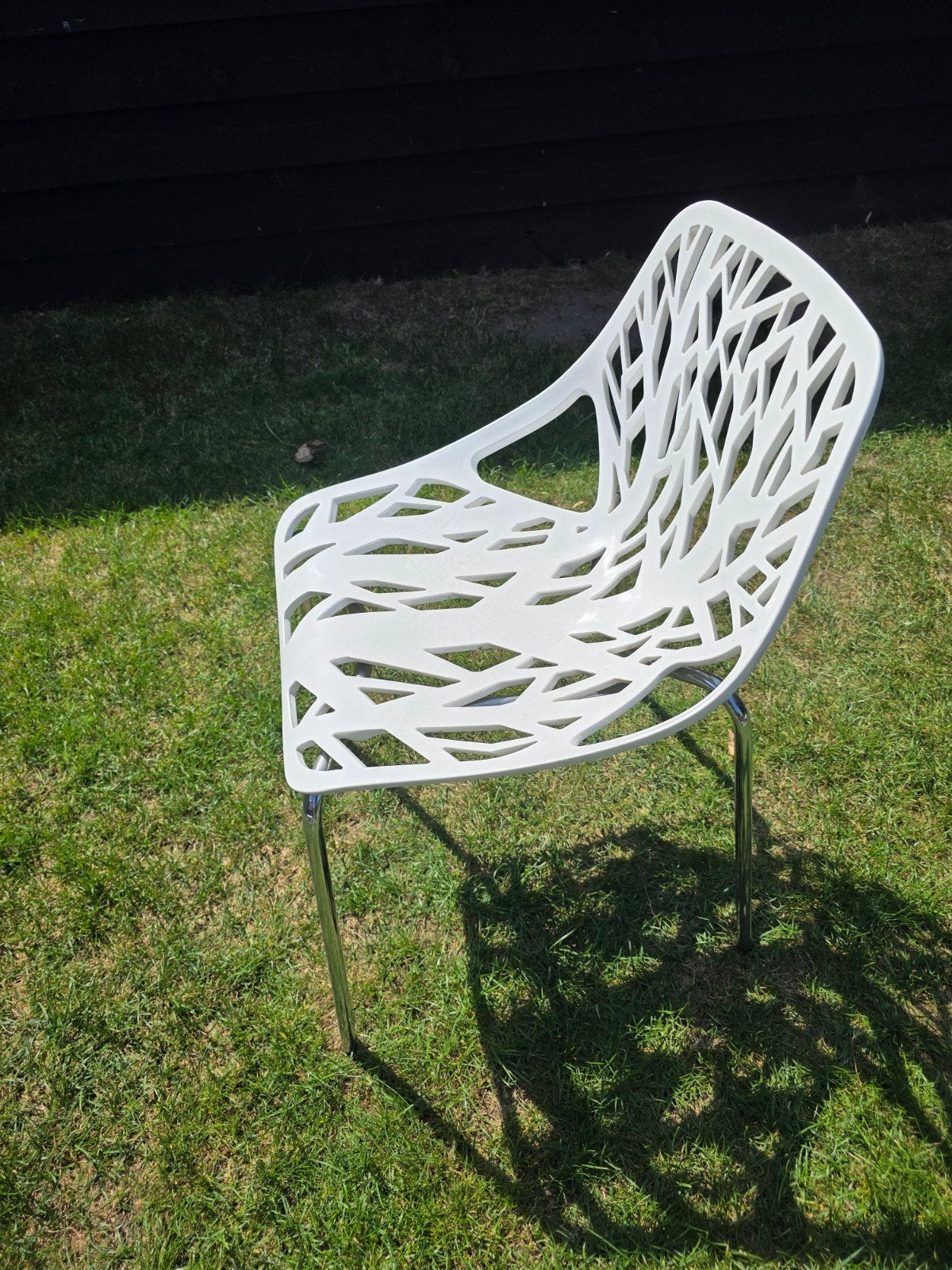 Moderne witte designe stoel met uniek boompatroon, Ophalen, Gebruikt