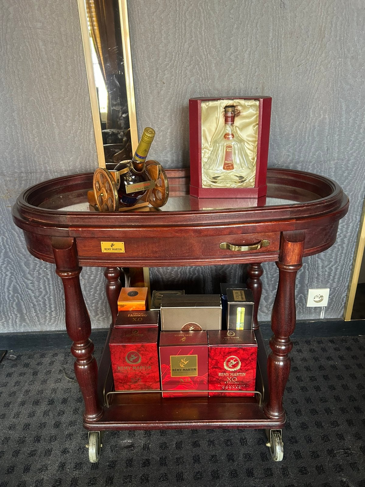 Remy Martin Cognac tafel, Ophalen, Gebruikt, 100 tot 150 cm, Overige houtsoorten