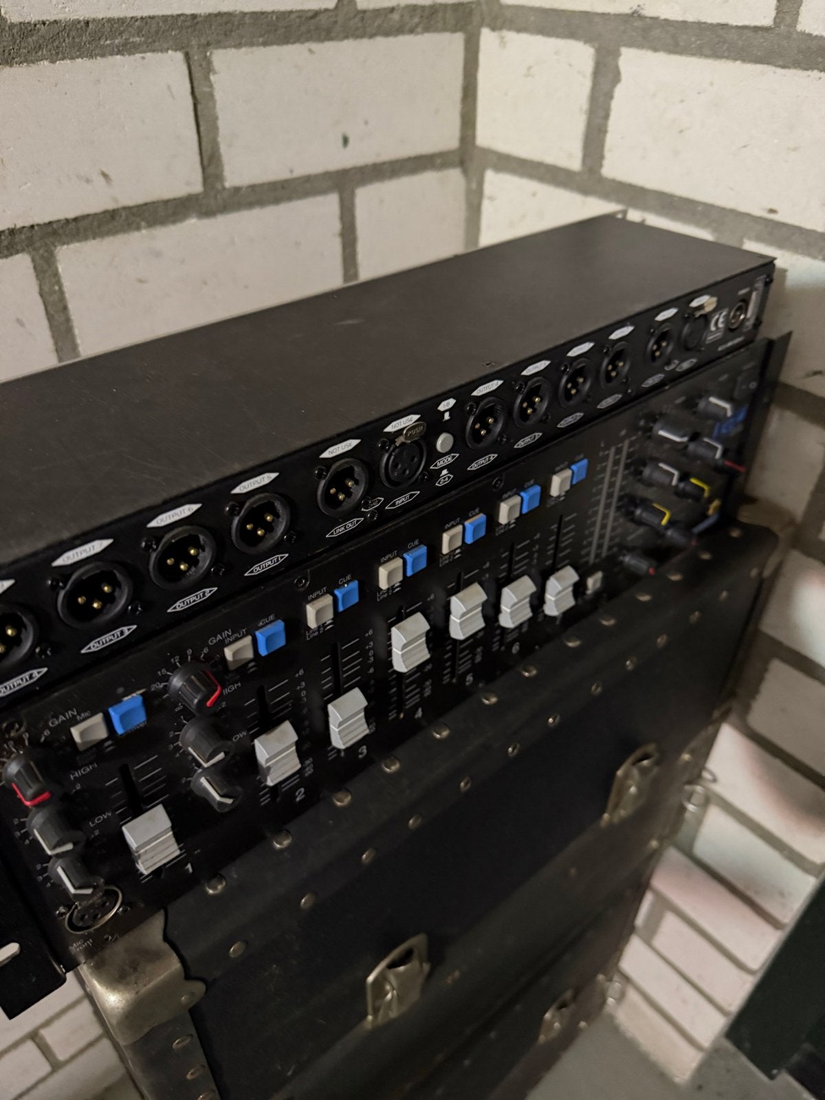 Foto 8 van Dateq Crew Multi-zone Stereo Mixer - Perfecte Staat
