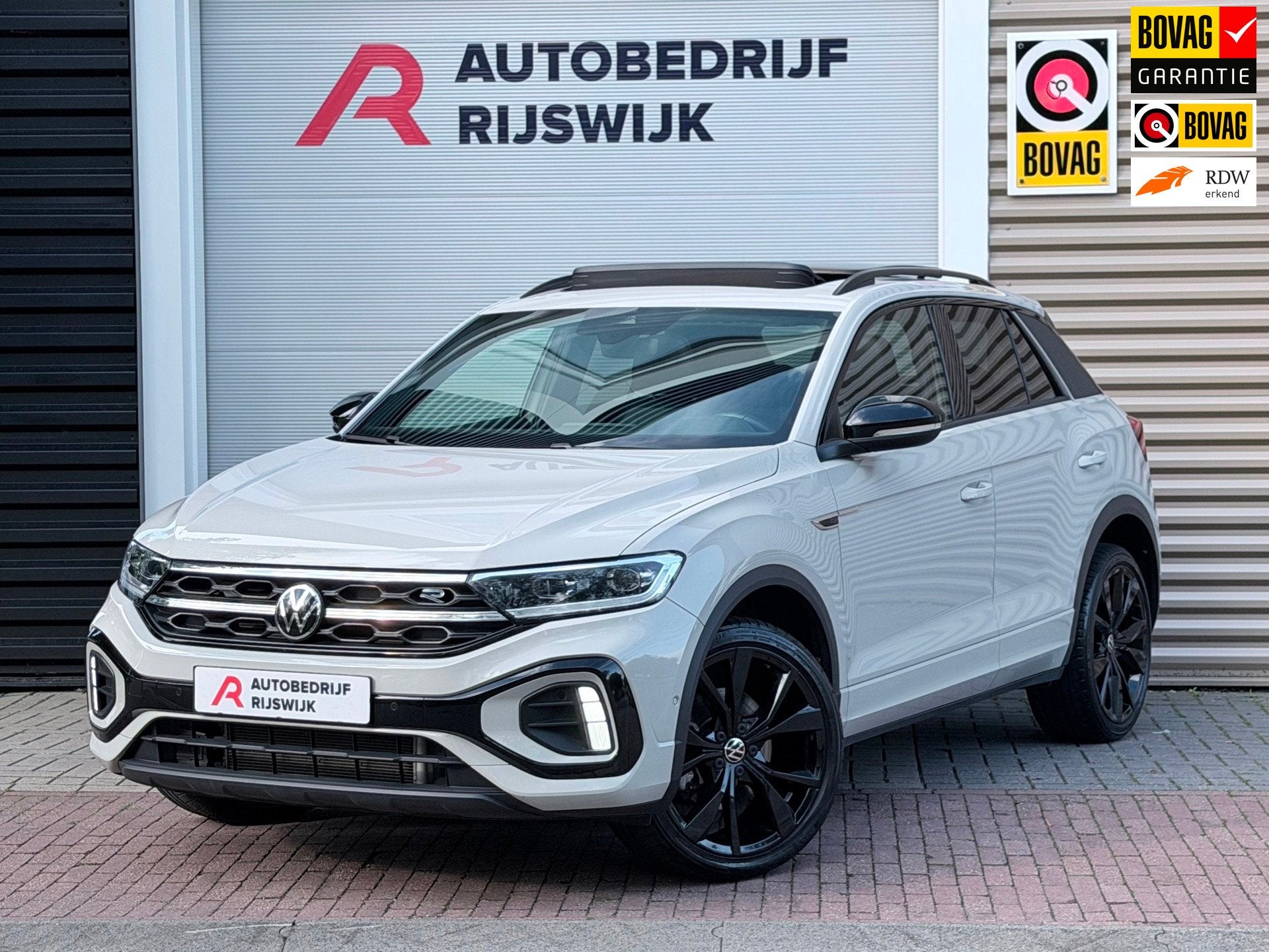 Volkswagen T-ROC 1.5 TSI R-Line Pano/Keyless/Camera, Auto's, Stof, Euro 6, 4 cilinders, Bedrijf