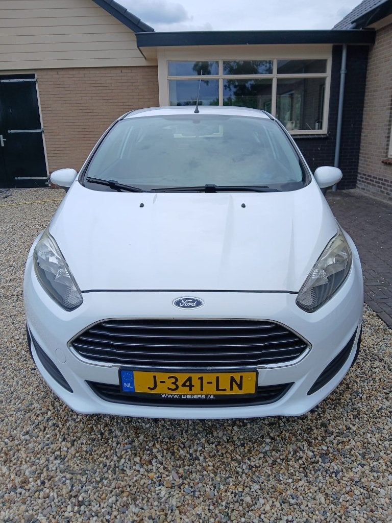 Ford Fiësta 1.0 74KW/100PK 3D 2014 Wit, Voorwielaandrijving, Euro 5, Stof, 40 €/maand