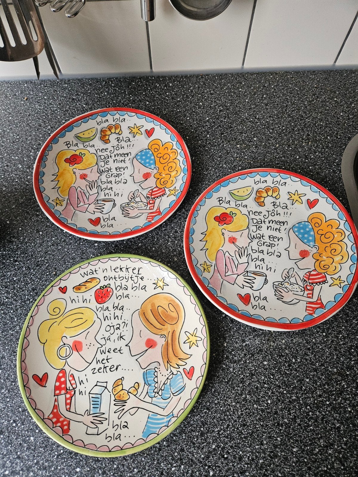 3 vrolijke ontbijtborden met grappige illustraties, Gebruikt, Overige merken, Keramiek, Ophalen of Verzenden