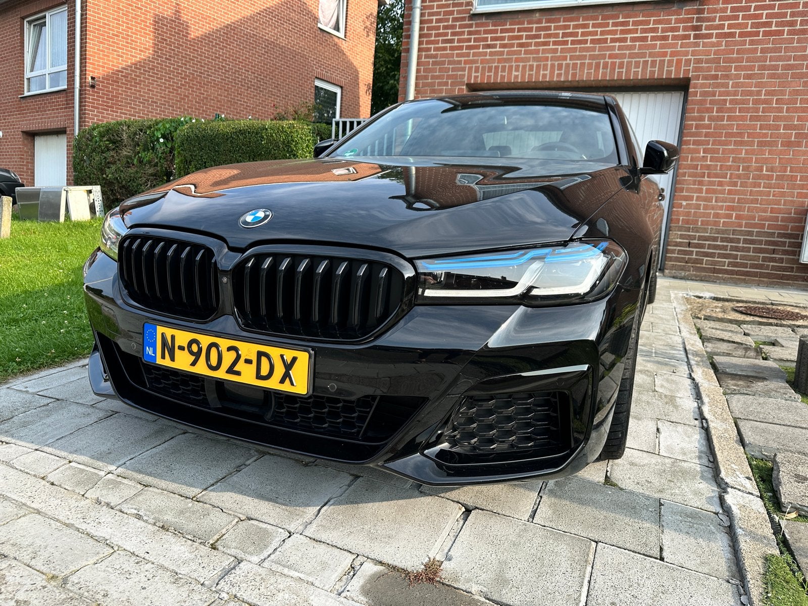 BMW 5-Serie 545e 394pk Xdrive Aut 2021 Zwart, Automaat, 2000 kg, Bruin, Vierwielaandrijving