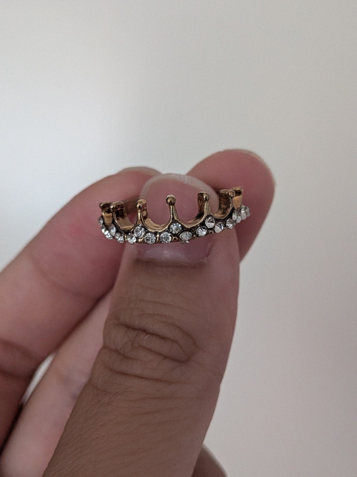Gouden kroonring met strass steentjes, Overige materialen, Ophalen of Verzenden, Zo goed als nieuw, 17 tot 18