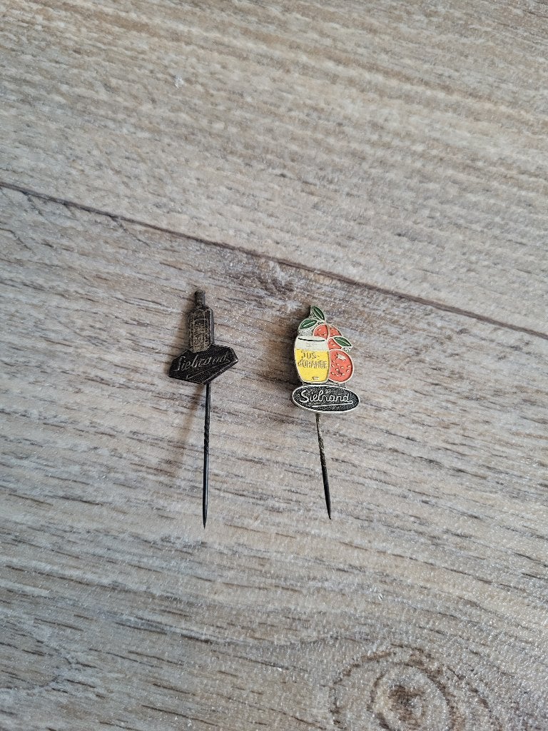 2x Pins Speldjes Siebrand Jus d'orange vruchtensap Nederland, Hobby en Vrije tijd, Overige Hobby en Vrije tijd, Ophalen of Verzenden