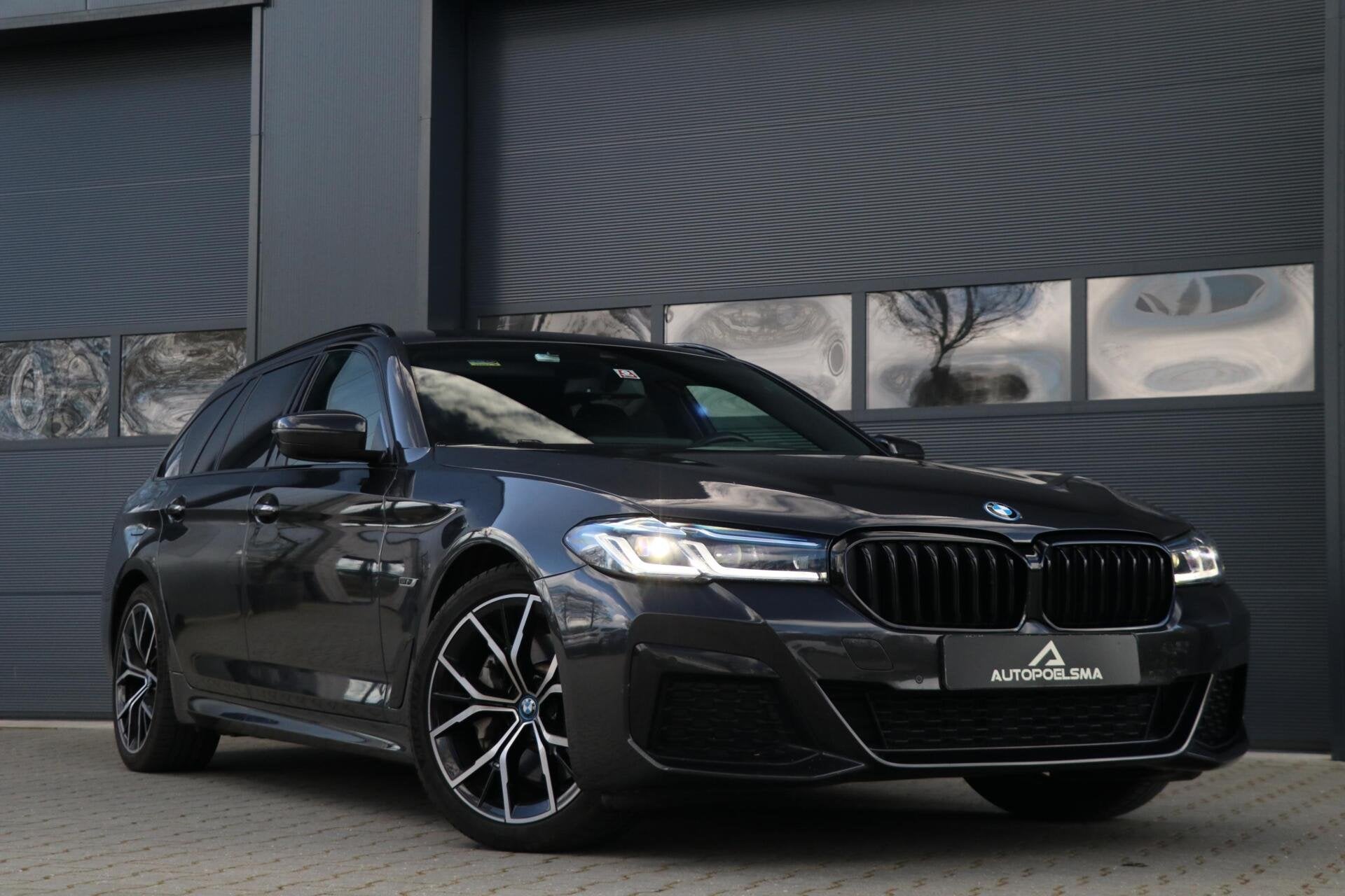 BMW 5-serie Touring 530e |M-SPORT| ShadowLine Panodak LaserL, Auto's, 1998 cc, Achterwielaandrijving, Gebruikt, 4 cilinders