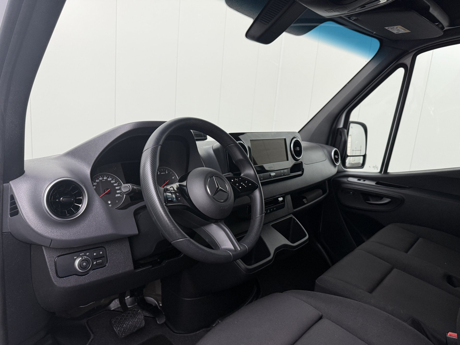 Mercedes-Benz Sprinter 317CDi Automaat L2H2 | Led | 10" Navi, Automaat, Gebruikt, 4 cilinders, 2000 kg