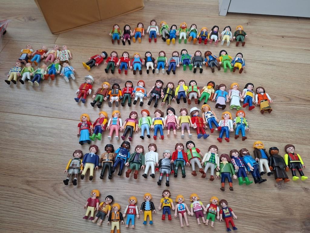 Playmobil poppetjes, 66 volw, 10 kinderen + reserve en acc., Ophalen of Verzenden