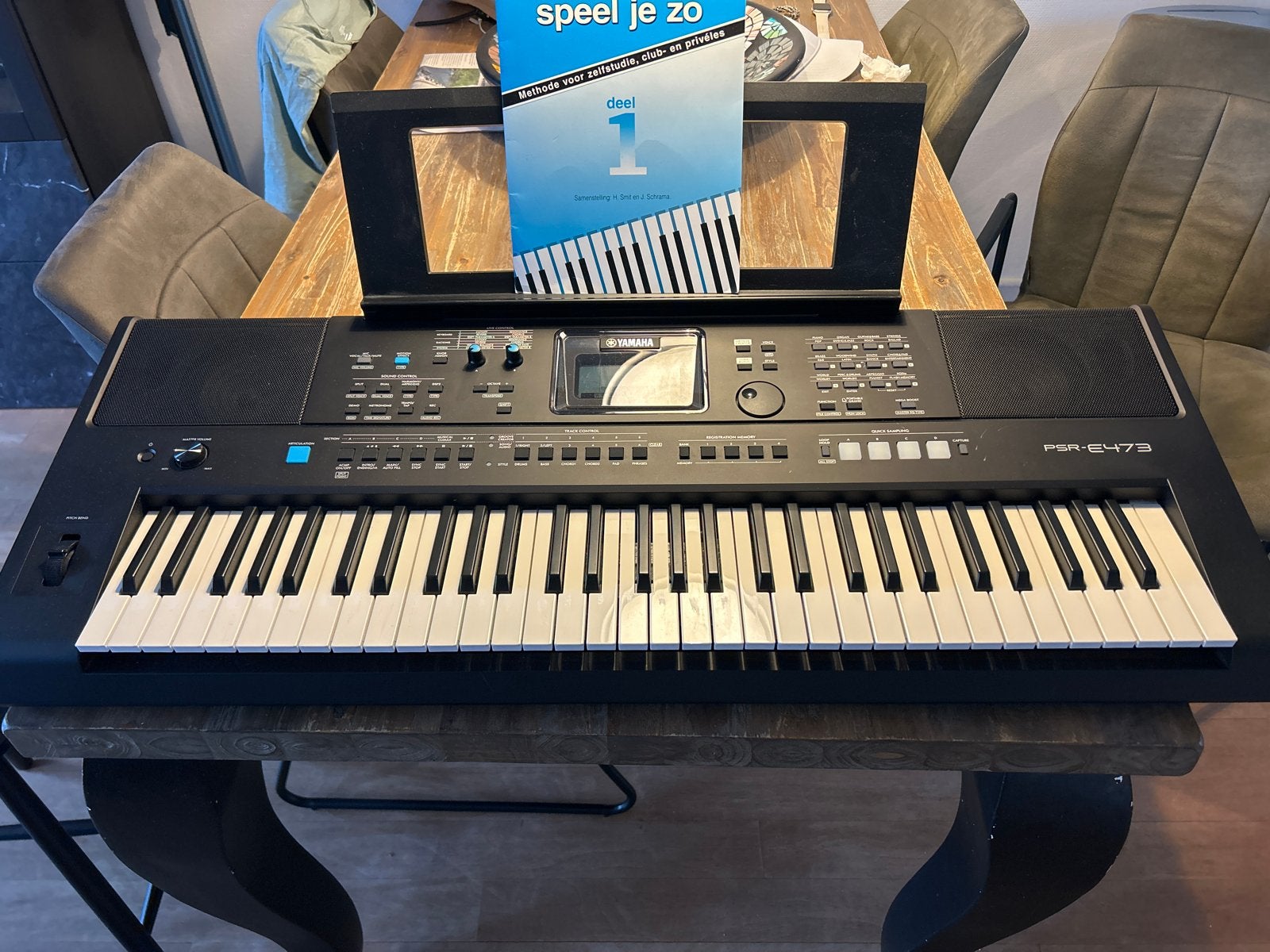 Yamaha PSR-E473 Keyboard - Zo goed als nieuw, 61 toetsen, Yamaha, Ophalen of Verzenden, Zo goed als nieuw
