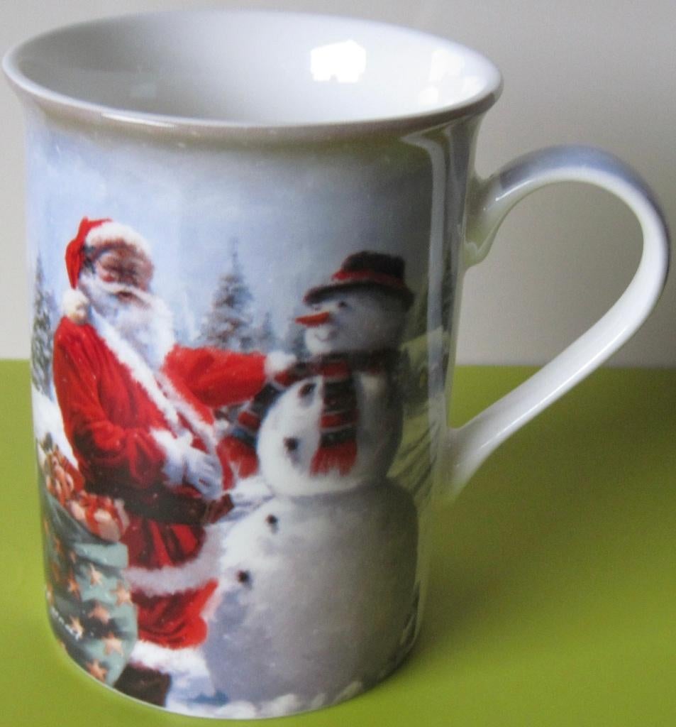 porseleinen beker met kerstman en sneeuwpop, Ophalen of Verzenden, Zo goed als nieuw