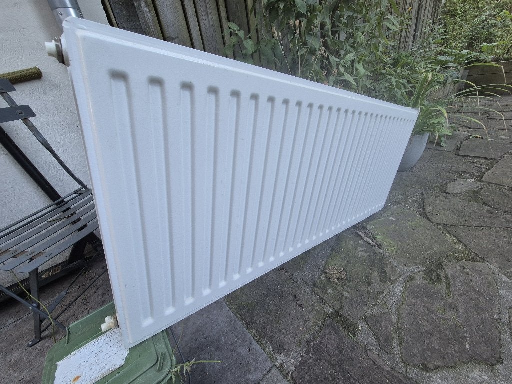 Dubbele radiator 120 breed 50 hoog met ombouw, toebehoor, Ophalen, 30 tot 80 cm, Gebruikt, Radiator