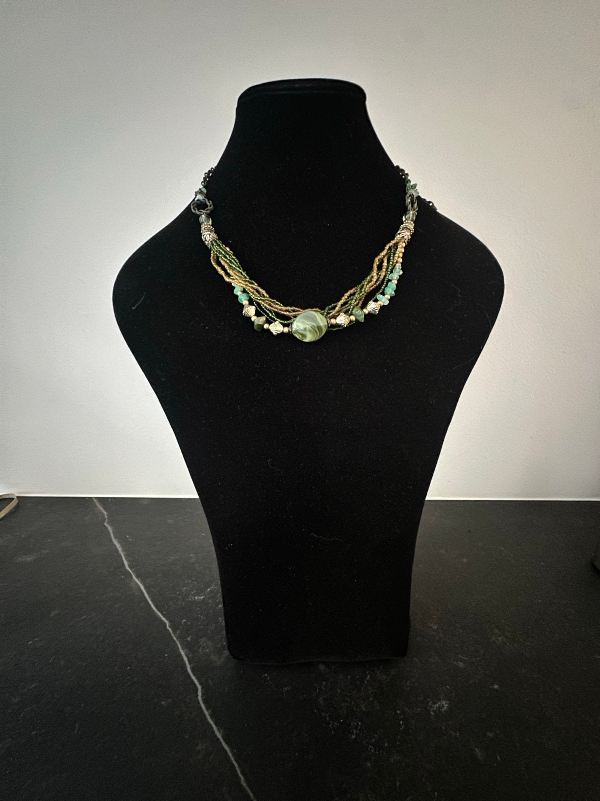 ketting met groene en gouden kralen, Overige materialen, Ophalen of Verzenden, Zo goed als nieuw, Met edelsteen