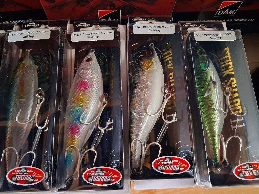 Stick Shadd (Berkley DEX ) 11cm/39g...diverse kleuren, Watersport en Boten, Tinstraat, Nieuw, Ophalen of Verzenden, Info@purefishing.com