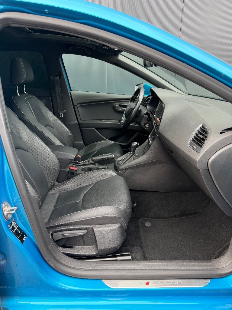 Foto 11 van Seat Leon Cupra 2.0 TSI ST DSG 2016 Blauw