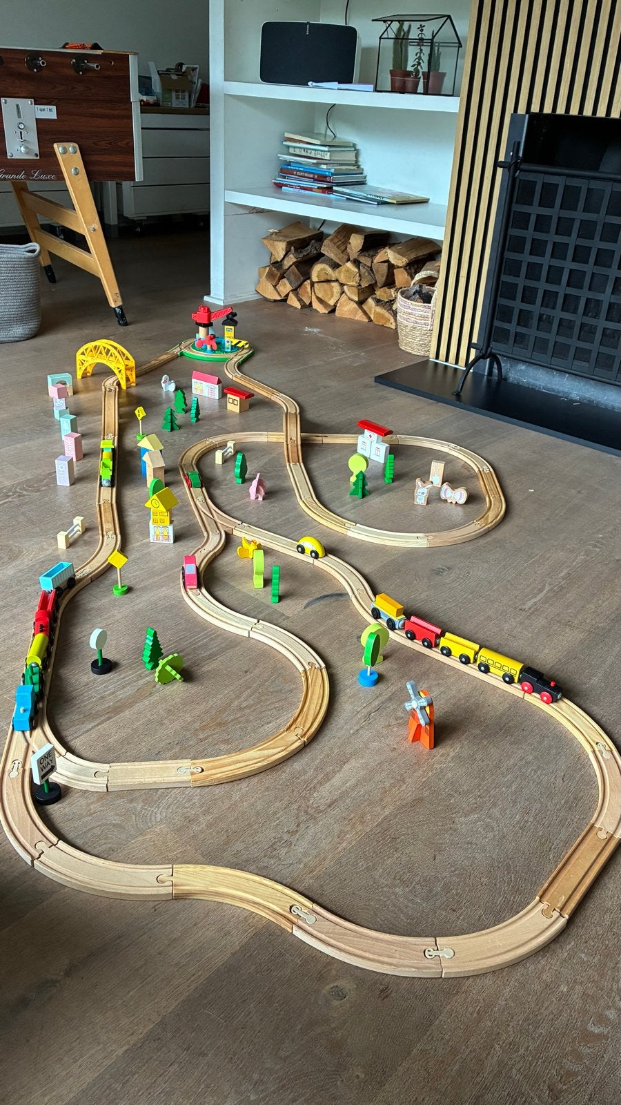 Grote houten treinbaan set met accessoires, Ophalen of Verzenden, Zo goed als nieuw